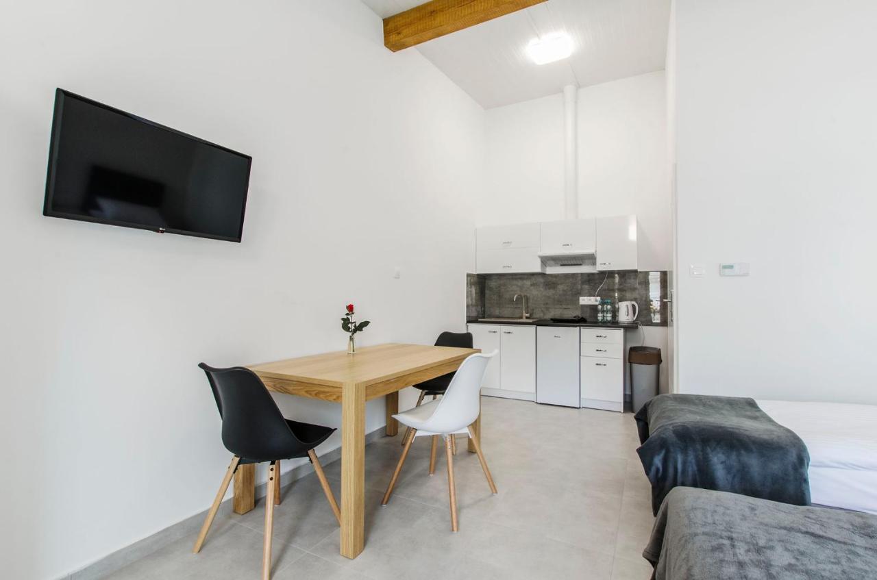 Bema Rooms Lodź Bagian luar foto